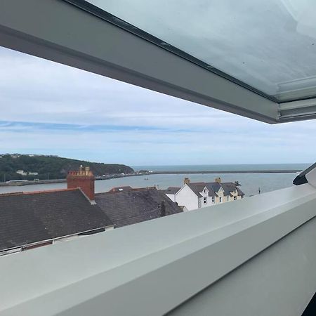 No 11, Fishguard, Ideal For Beach, Coastal Path And Town! Esterno foto