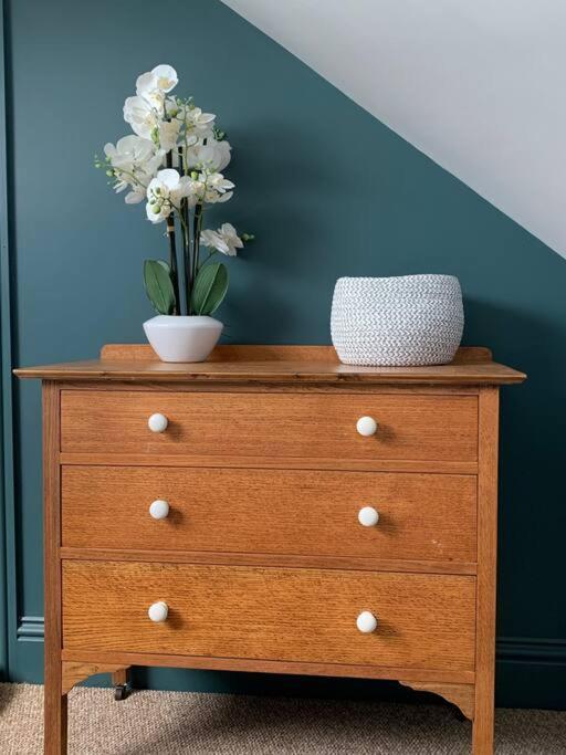 No 11, Fishguard, Ideal For Beach, Coastal Path And Town! Esterno foto