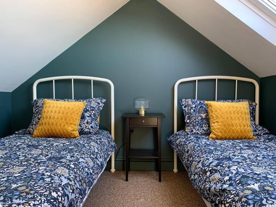 No 11, Fishguard, Ideal For Beach, Coastal Path And Town! Esterno foto