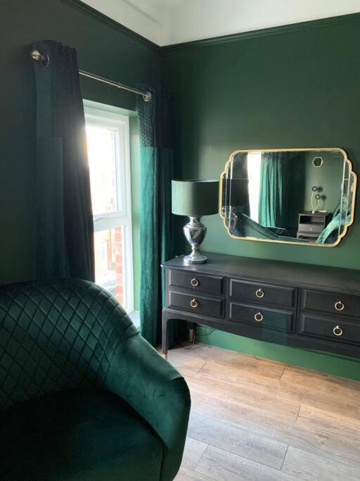 No 11, Fishguard, Ideal For Beach, Coastal Path And Town! Esterno foto